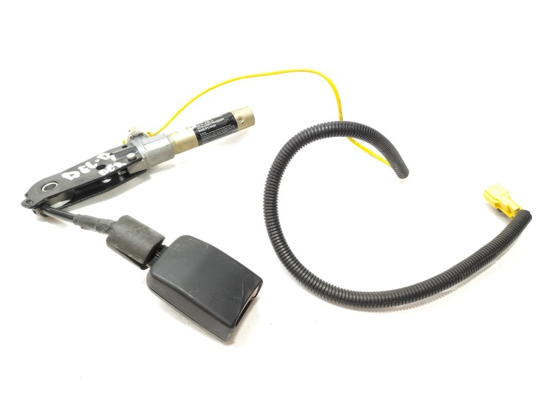 Recambio de enganche cinturon delantero derecho para ford escort berlina/turnier 1.6 16v cat referencia OEM IAM 104829R  