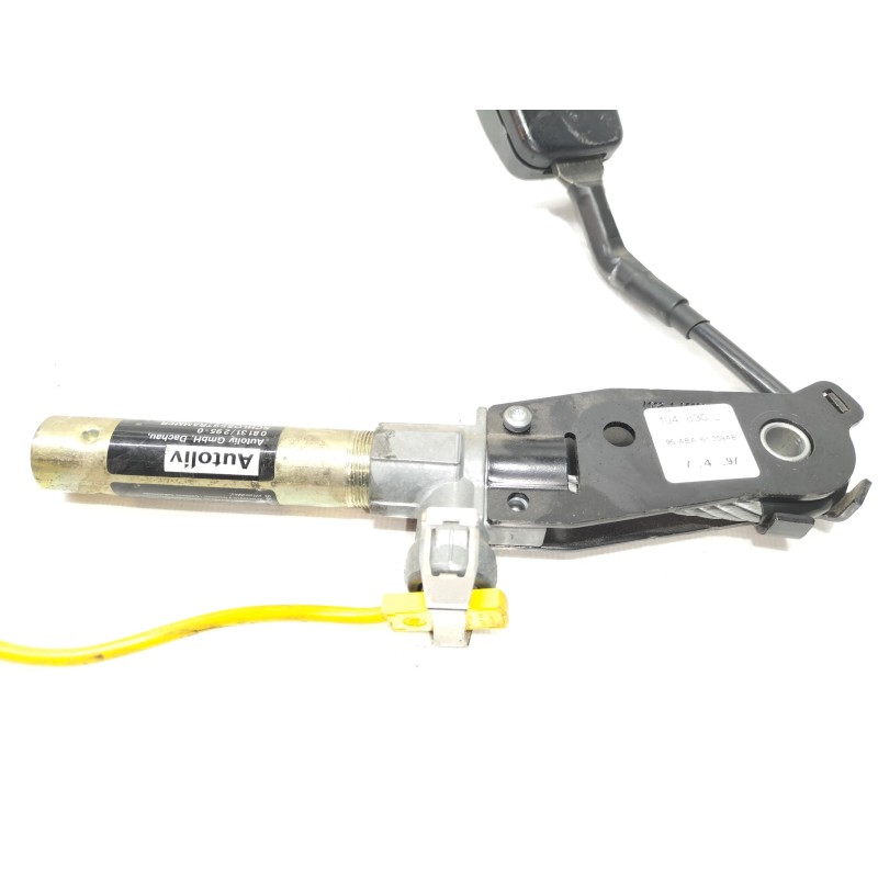 Recambio de enganche cinturon delantero izquierdo para ford escort berlina/turnier 1.6 16v cat referencia OEM IAM 104830L  