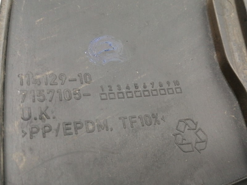 Recambio de aletin trasero izquierdo para mini mini (r56) cooper referencia OEM IAM 7157105  