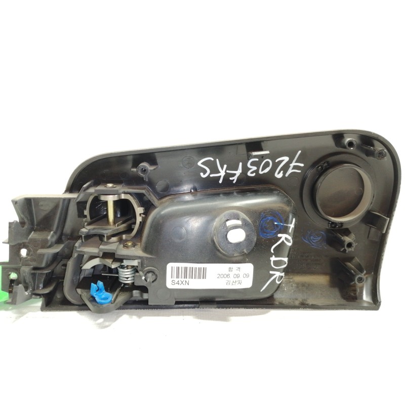 Recambio de maneta interior trasera derecha para ssangyong kyron 200 xdi limited referencia OEM IAM 7342109000  