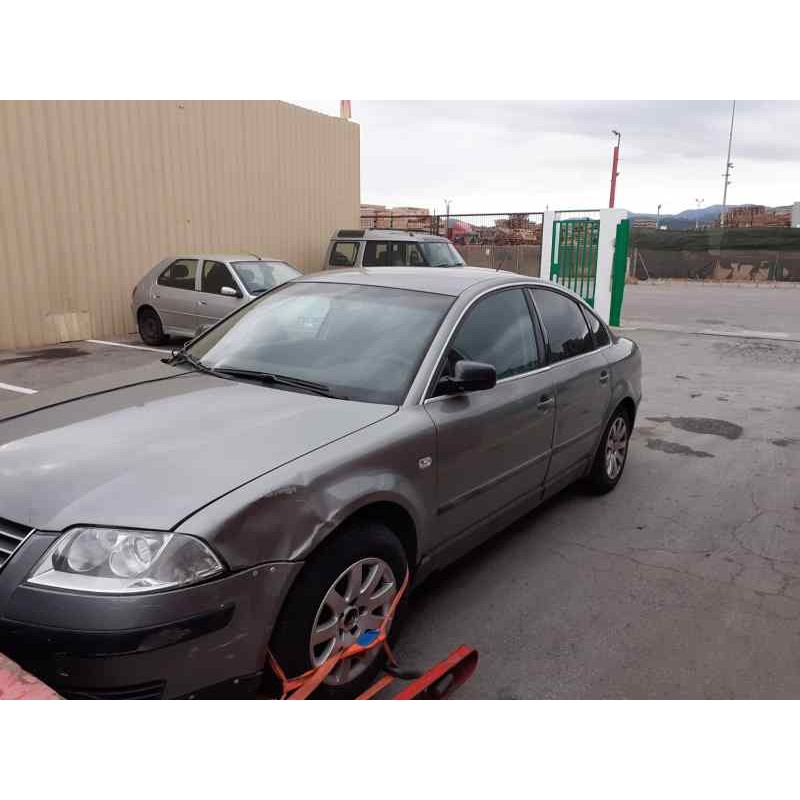 VOLKSWAGEN PASSAT BERLINA (3B3)