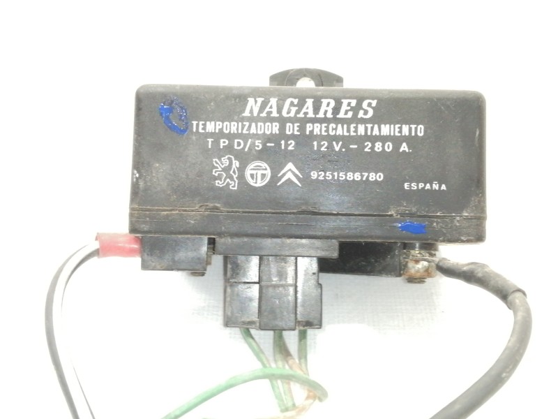 Recambio de caja reles / fusibles para citroën bx berlina 1.8 turbodiesel referencia OEM IAM 9251586780  