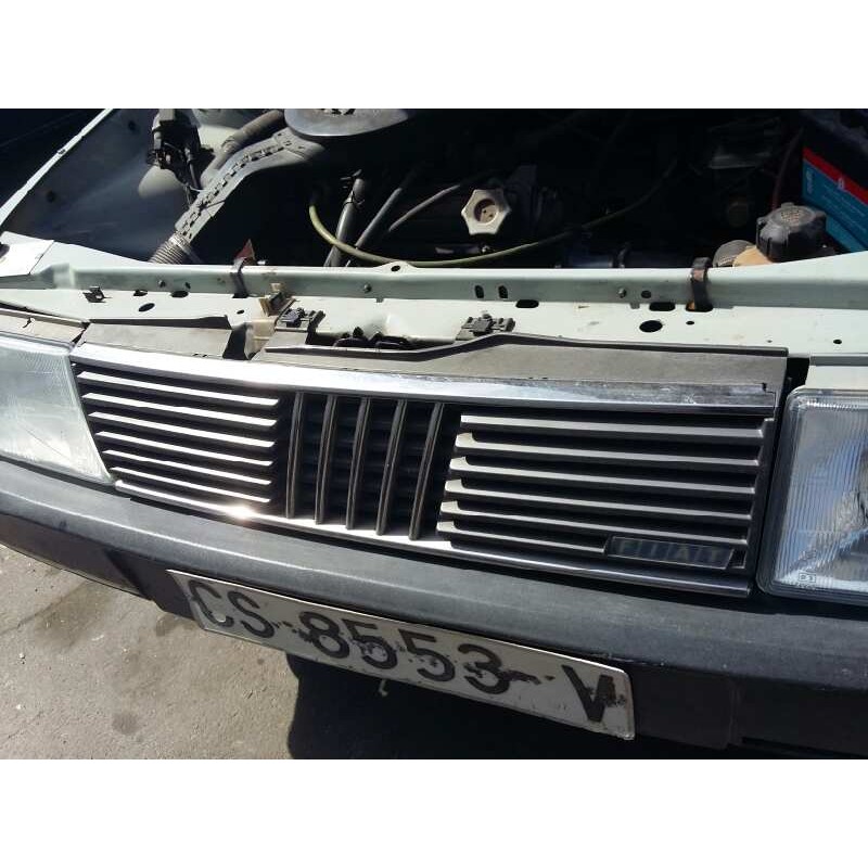 Recambio de rejilla delantera para fiat regata berlina 70 es referencia OEM IAM 006303001  