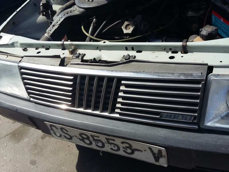 Recambio de rejilla delantera para fiat regata berlina 70 es referencia OEM IAM 006303001  