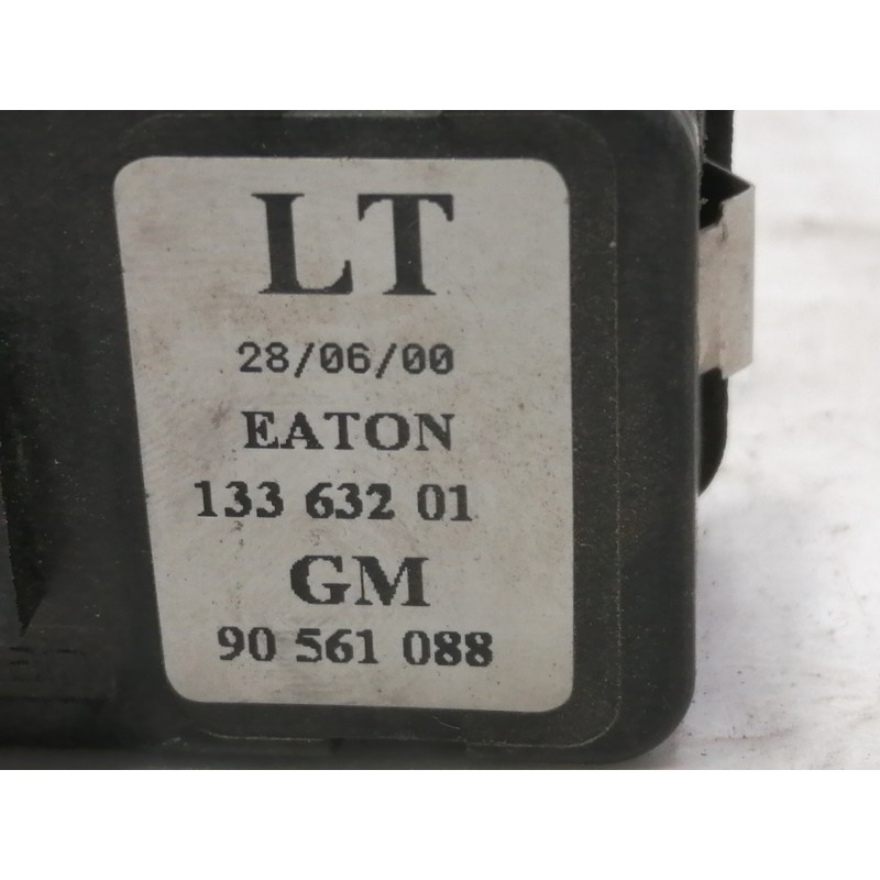 Recambio de mando elevalunas delantero izquierdo para opel zafira a comfort referencia OEM IAM 13363201  