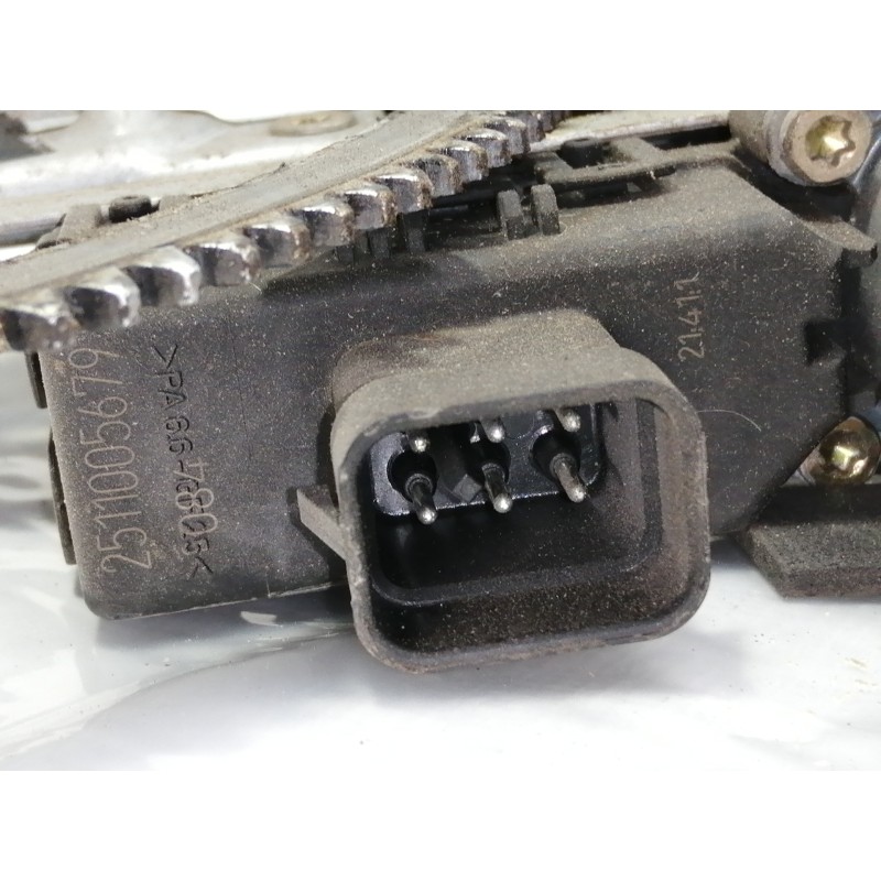 Recambio de elevalunas delantero derecho para opel zafira a comfort referencia OEM IAM 90579356 101250200 