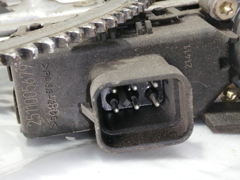 Recambio de elevalunas delantero derecho para opel zafira a comfort referencia OEM IAM 90579356 101250200 