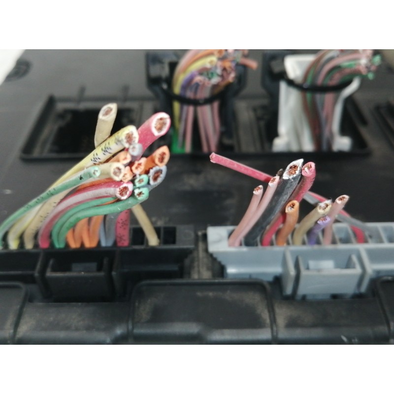 Recambio de modulo electronico para renault megane ii classic berlina confort authentique referencia OEM IAM 8200309690  