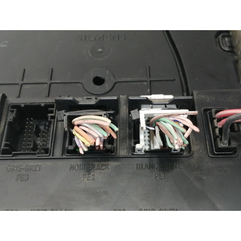 Recambio de modulo electronico para renault megane ii classic berlina confort authentique referencia OEM IAM 8200309690  