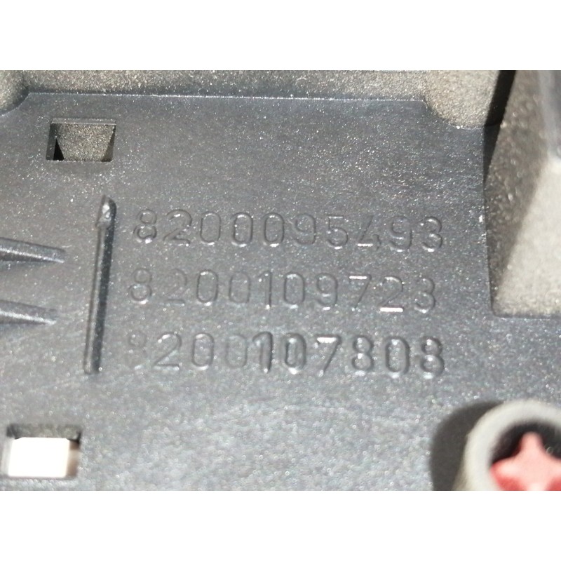 Recambio de warning para renault megane ii classic berlina confort authentique referencia OEM IAM 8200095493  