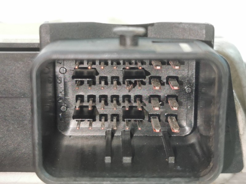 Recambio de centralita motor uce para peugeot 206 berlina xs referencia OEM IAM 0261208101  