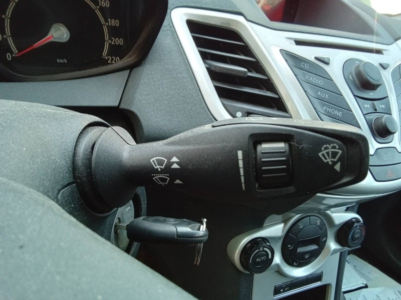 Recambio de mando limpia para ford fiesta (cb1) ghia referencia OEM IAM 8A6T17A553AC  