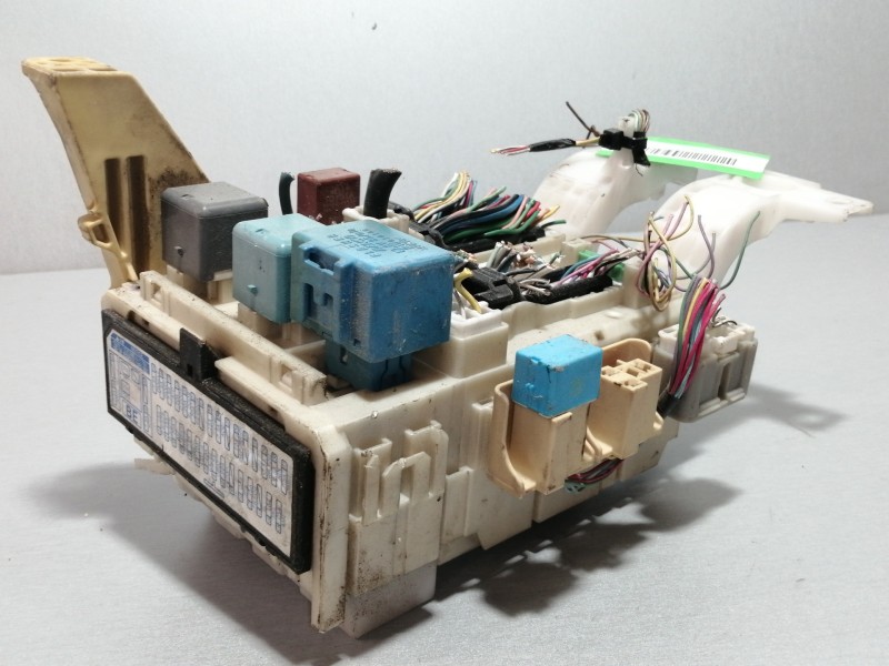 Recambio de caja reles / fusibles para toyota yaris (ksp9/scp9/nlp9) luna referencia OEM IAM   