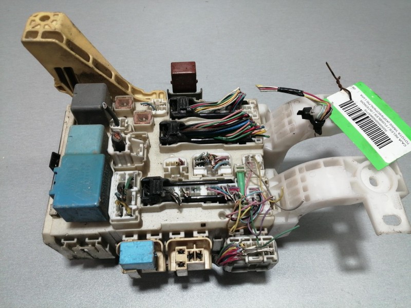 Recambio de caja reles / fusibles para toyota yaris (ksp9/scp9/nlp9) luna referencia OEM IAM   