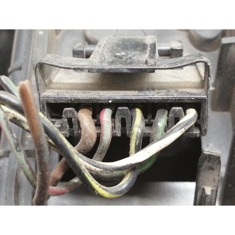 Recambio de piloto trasero izquierdo para opel meriva cosmo referencia OEM IAM 93294346 89398085 