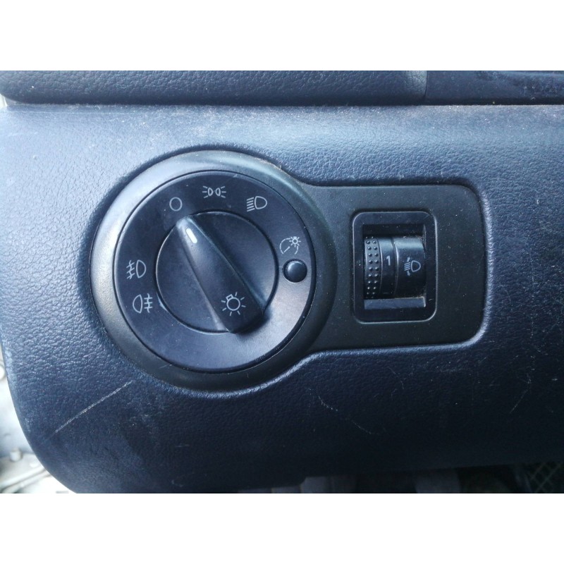 Recambio de mando luces para skoda octavia berlina (1u2) 1.9 tdi referencia OEM IAM 1U0941531A  