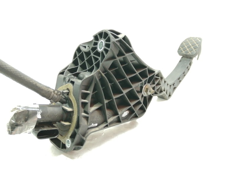 Recambio de pedal embrague para volkswagen golf v berlina (1k1) trendline referencia OEM IAM 1K1721059  