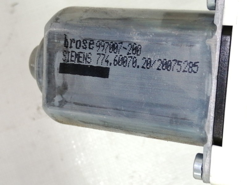 Recambio de elevalunas trasero izquierdo para audi a6 berlina (4f2) 2.0 tdi referencia OEM IAM 4F0959801C  