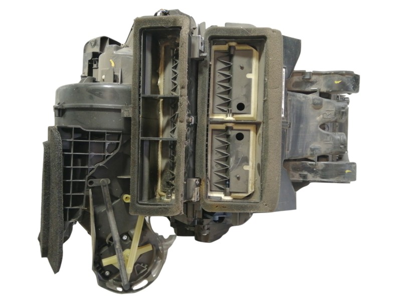 Recambio de calefaccion entera normal para land rover freelander (lr2) td4 xs referencia OEM IAM BG9N18D612AA  