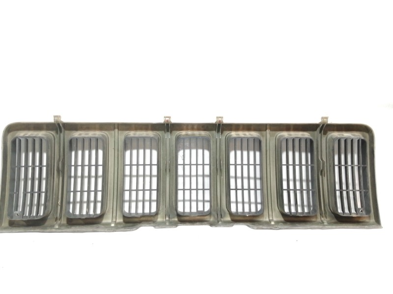 Recambio de rejilla delantera para jeep gr.cherokee (wj/wg) 2.7 crd laredo referencia OEM IAM 55055059  