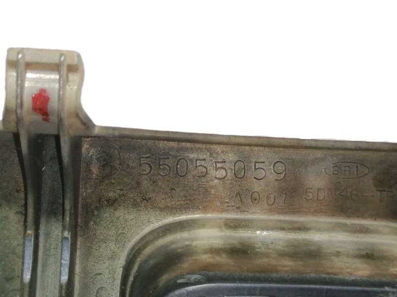 Recambio de rejilla delantera para jeep gr.cherokee (wj/wg) 2.7 crd laredo referencia OEM IAM 55055059  