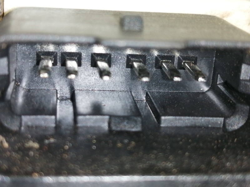 Recambio de cerradura puerta delantera izquierda para citroën berlingo cuadro sx referencia OEM IAM 828420  