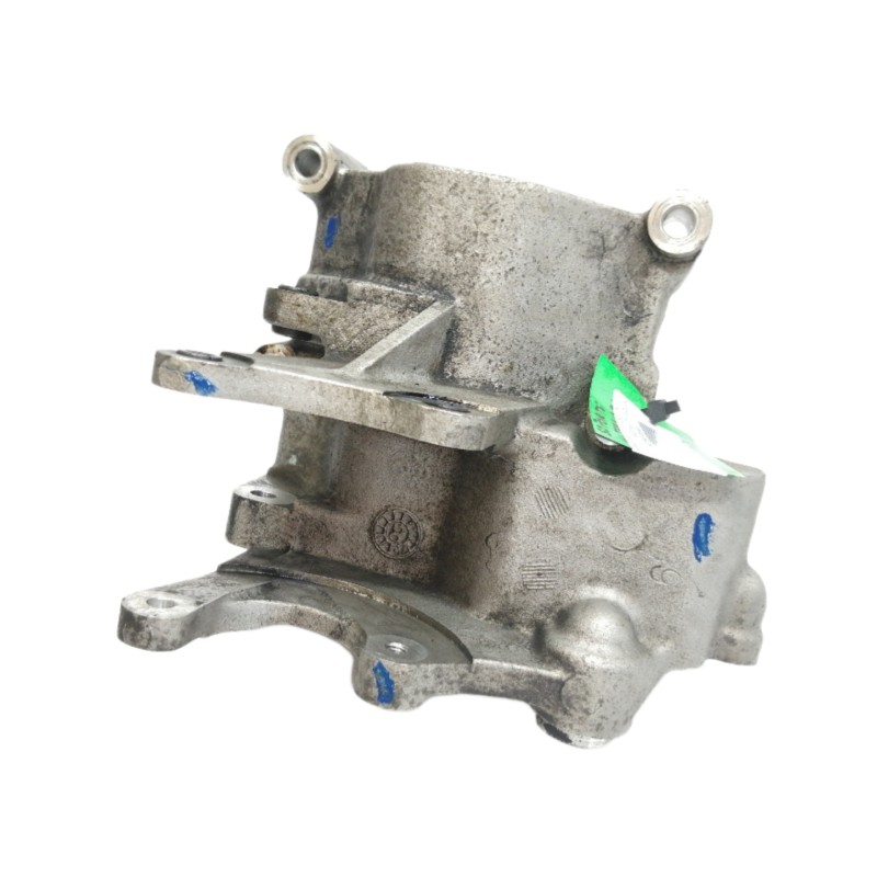 Recambio de soporte alternador para hyundai tucson (jm) 2.0 crdi comfort referencia OEM IAM   