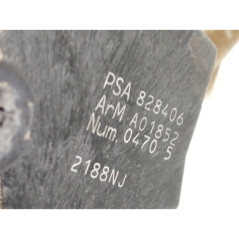 Recambio de cerradura puerta delantera izquierda para citroën berlingo cuadro sx referencia OEM IAM 828420  