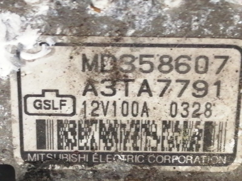 Recambio de alternador para mitsubishi space wagon (n80/n90) 2,4 glx referencia OEM IAM MD358607  