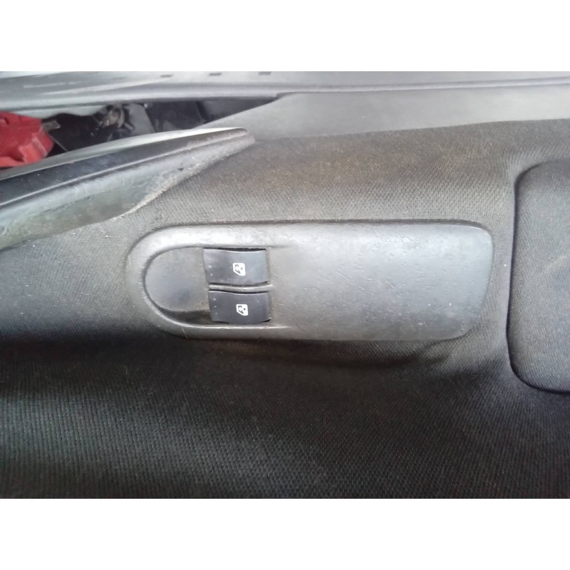 Recambio de mando elevalunas delantero izquierdo para renault megane ii berlina 3p confort authentique referencia OEM IAM 156018