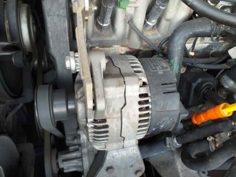 Recambio de alternador para audi coupe (8b3) básico referencia OEM IAM 050903015B 0123335001 