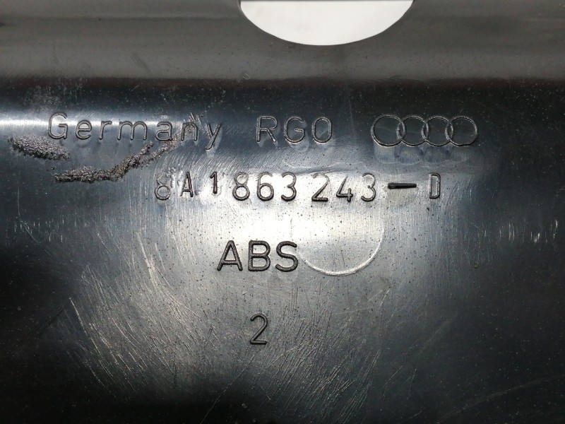 Recambio de apoyabrazos central para audi coupe (8b3) básico referencia OEM IAM 8A1863243D  