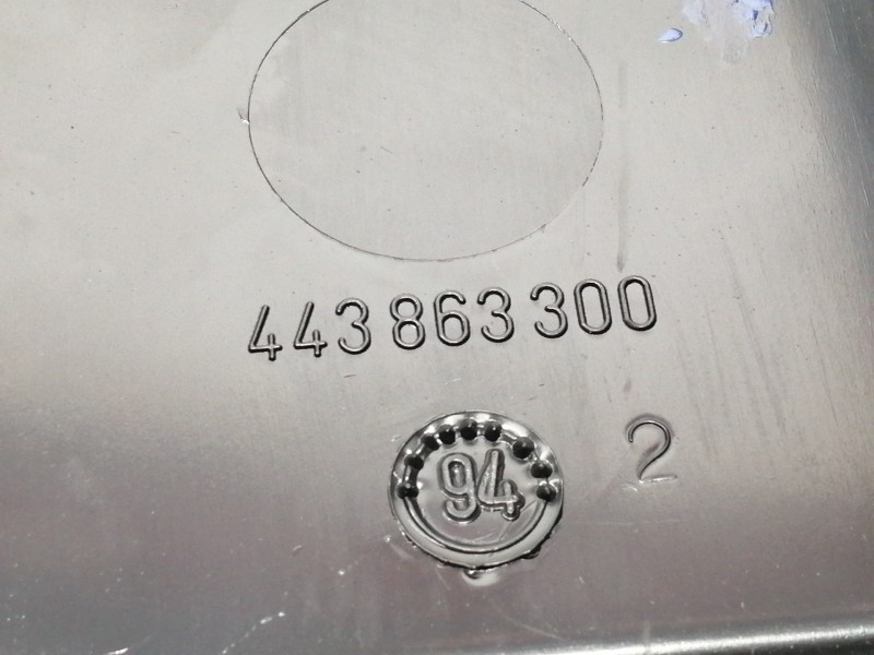 Recambio de apoyabrazos central para audi coupe (8b3) básico referencia OEM IAM 8A1863243D  