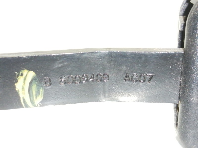Recambio de enganche cinturon trasero izquierdo para peugeot 307 cc (s2) básico referencia OEM IAM B6009409  