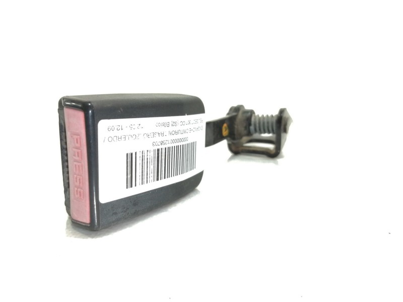 Recambio de enganche cinturon trasero izquierdo para peugeot 307 cc (s2) básico referencia OEM IAM B6009409  