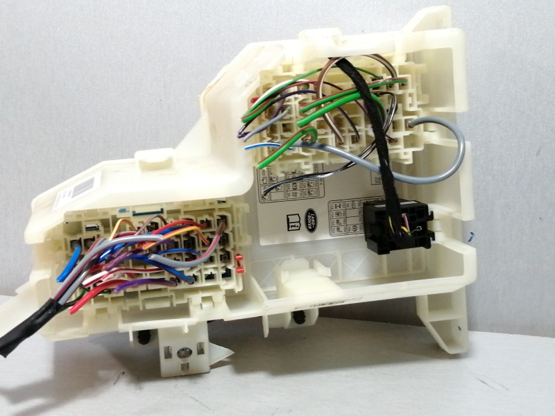 Recambio de caja reles / fusibles para land rover freelander (lr2) td4 xs referencia OEM IAM TLS115  