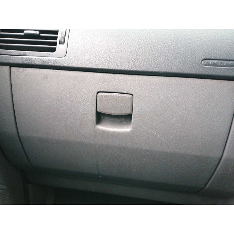 Recambio de guantera para kia carens 2.0 crdi lx monovolumen referencia OEM IAM 0K2EZ64061 0K2EZ64030A44 INGLES