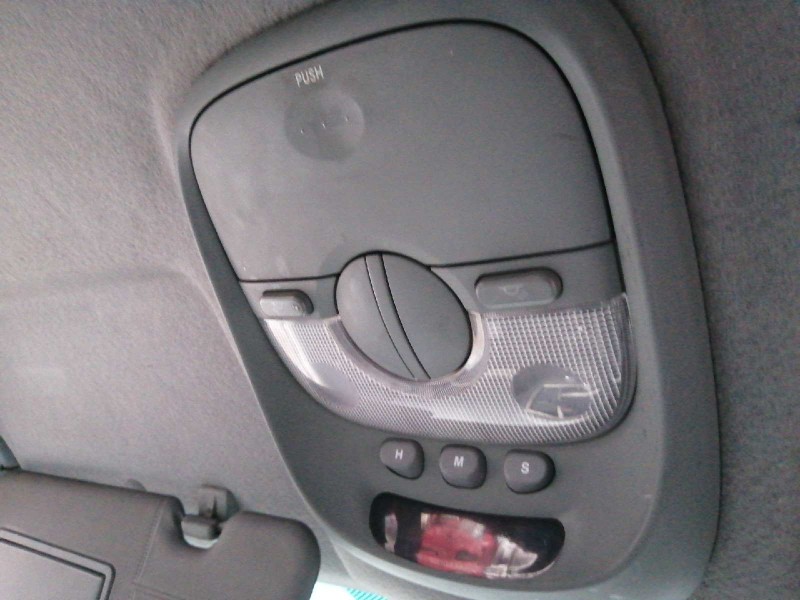 Recambio de luz interior para kia carens 2.0 crdi lx monovolumen referencia OEM IAM 928003E0  