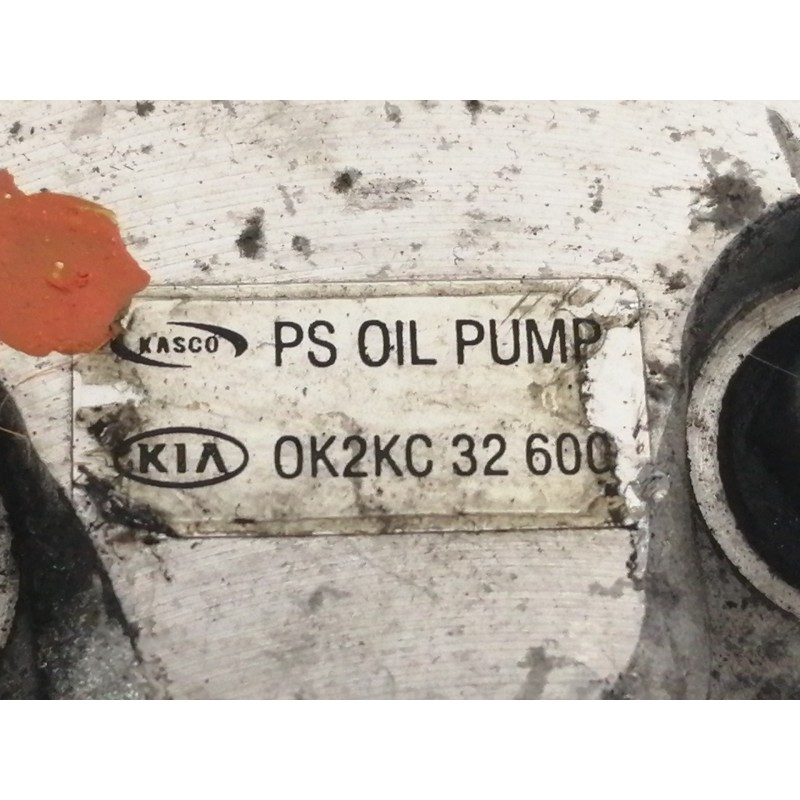 Recambio de bomba direccion para kia carens 2.0 crdi lx monovolumen referencia OEM IAM 0K2KC32600  