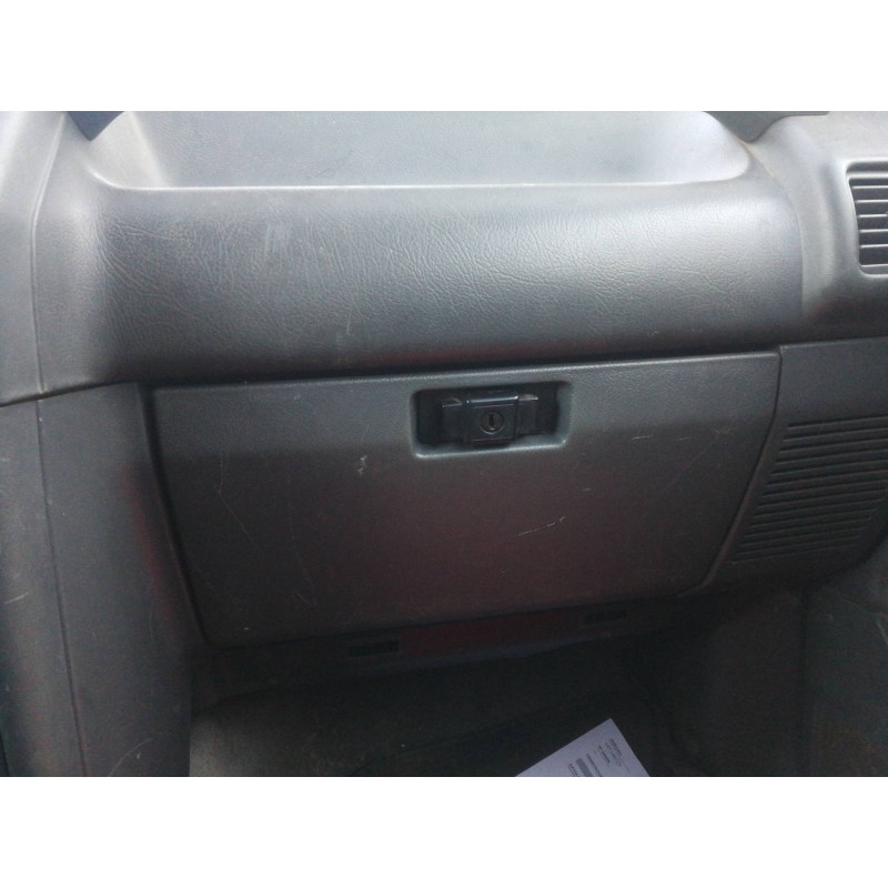 Recambio de guantera para mitsubishi montero (v20/v40) 2.5 turbodiesel referencia OEM IAM MB652136  