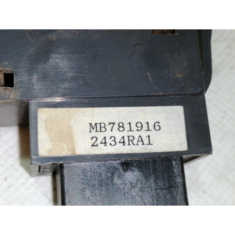 Recambio de mando elevalunas delantero derecho para mitsubishi montero (v20/v40) 2.5 turbodiesel referencia OEM IAM MB781916  