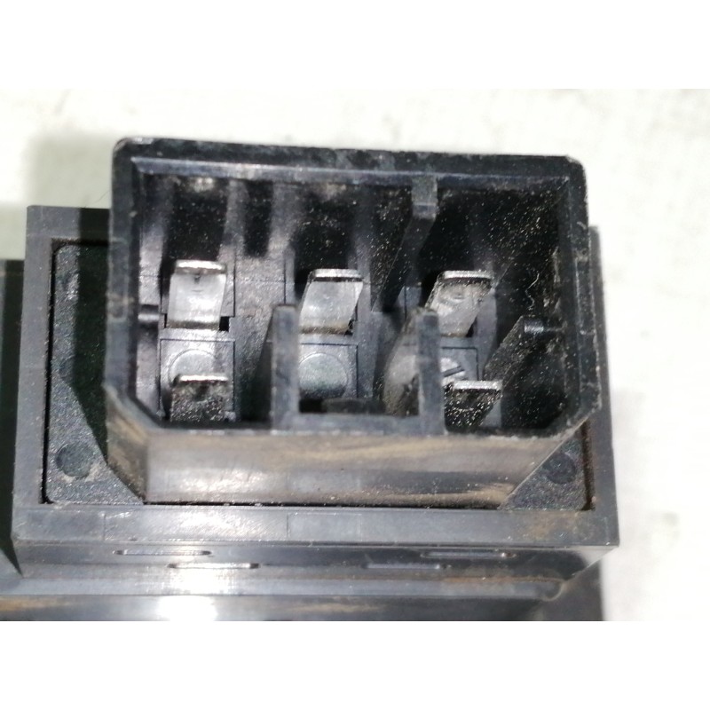 Recambio de mando elevalunas delantero derecho para mitsubishi montero (v20/v40) 2.5 turbodiesel referencia OEM IAM MB781916  