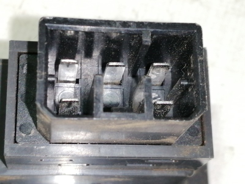 Recambio de mando elevalunas delantero derecho para mitsubishi montero (v20/v40) 2.5 turbodiesel referencia OEM IAM MB781916  