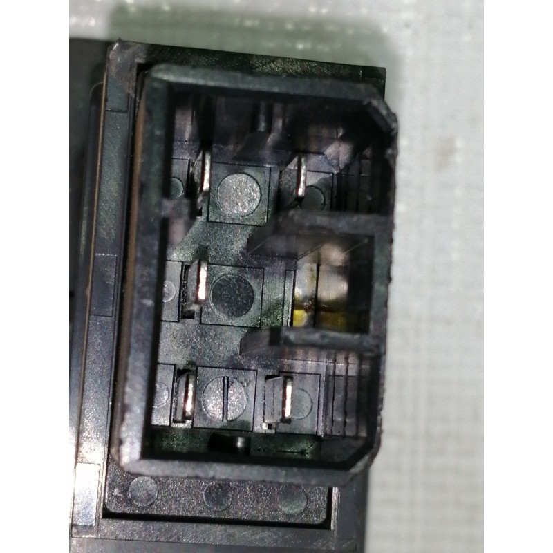 Recambio de mando elevalunas trasero derecho para mitsubishi montero (v20/v40) 2.5 turbodiesel referencia OEM IAM MB781916  