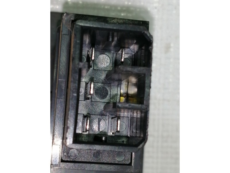 Recambio de mando elevalunas trasero derecho para mitsubishi montero (v20/v40) 2.5 turbodiesel referencia OEM IAM MB781916  