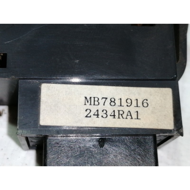 Recambio de mando elevalunas trasero derecho para mitsubishi montero (v20/v40) 2.5 turbodiesel referencia OEM IAM MB781916  
