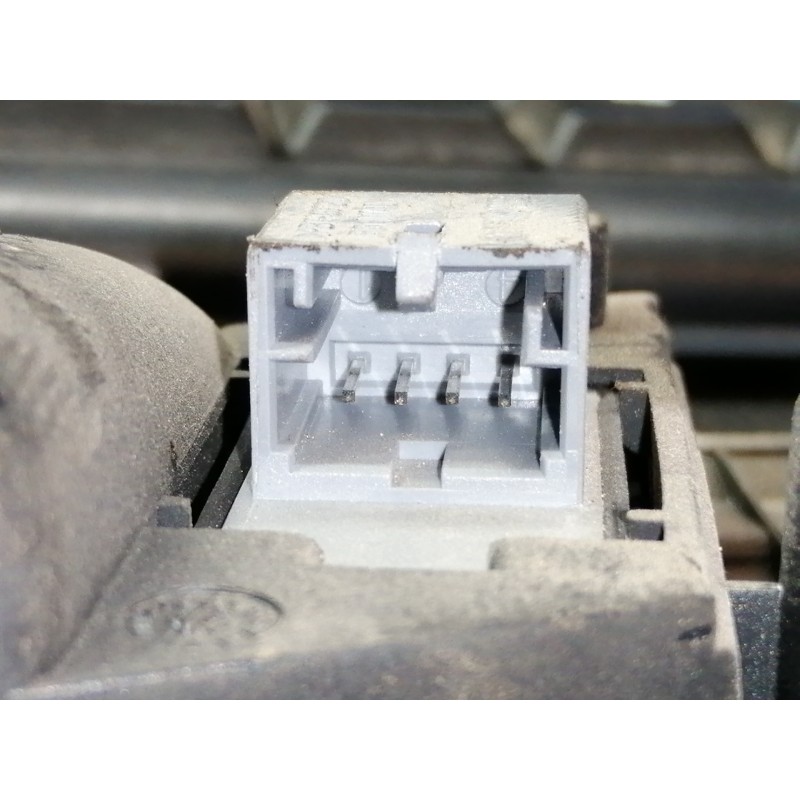 Recambio de mando elevalunas delantero derecho para seat ibiza (6l1) signo referencia OEM IAM 6L1837114B  