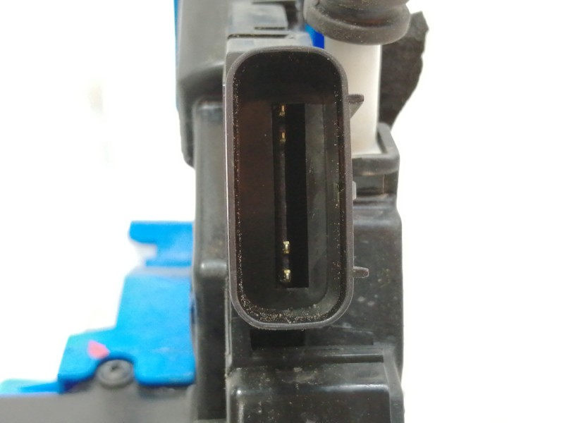 Recambio de cerradura puerta trasera derecha para hyundai i30 (gd) style referencia OEM IAM 8142A61001FD 8142A6100 