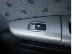 Recambio de mando elevalunas delantero derecho para hyundai getz (tb) 1.3 gls referencia OEM IAM 935801C100   2