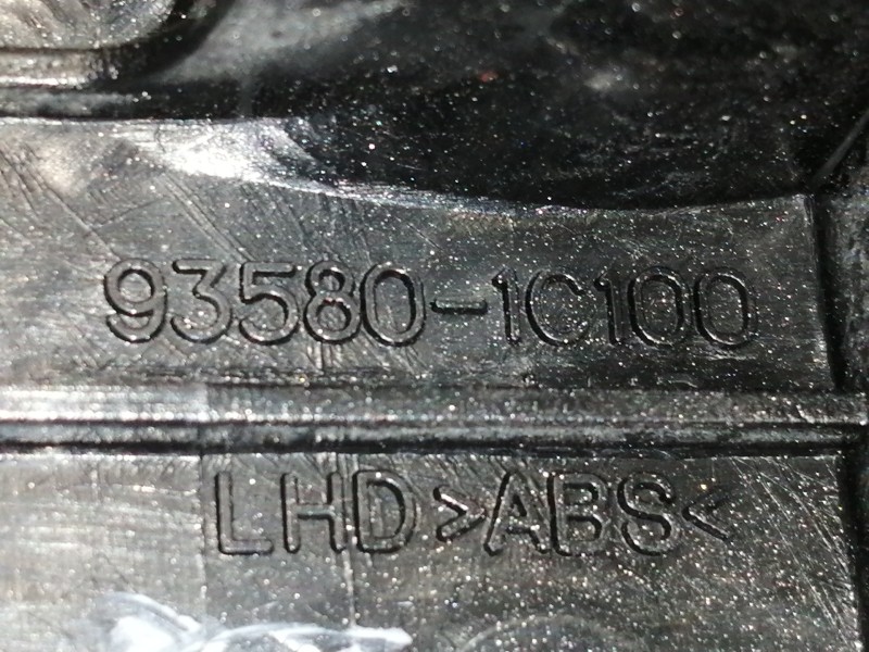 Recambio de mando elevalunas delantero derecho para hyundai getz (tb) 1.3 gls referencia OEM IAM 935801C100  